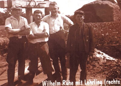 Wilhelm Rühe mit Lehrling – Gärtnerei Rühe in Mirow